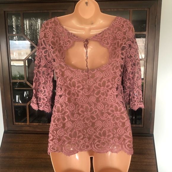 🚫SOLD🚫
BB Dakota Lacey Top. tight fit if bigger chested - Picture 3 of 5